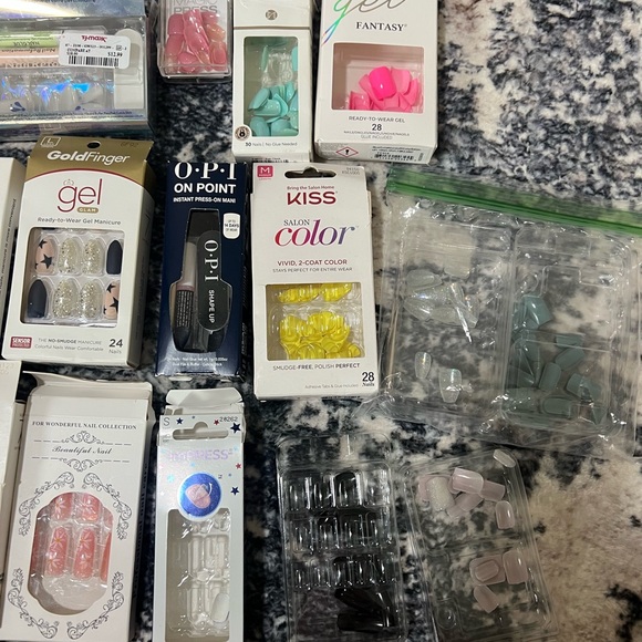 Assorted Nail Art and Tools Set - Picture 4 of 9